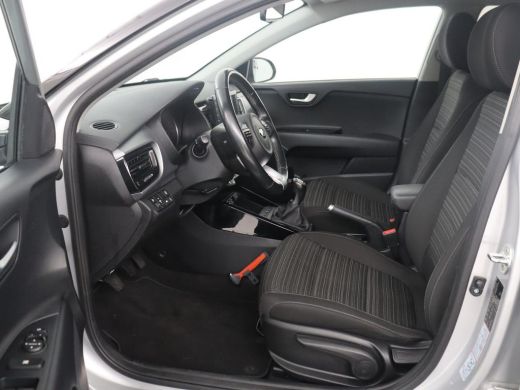 Kia Stonic | Carplay | Climate control | Cruise control | Camera | Park assist | Full LED | Keyless | ActivLease financial lease