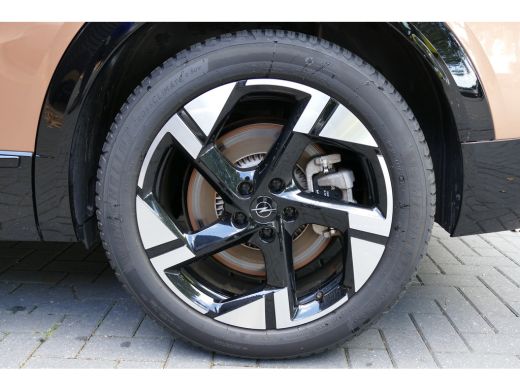 Opel Grandland EV 73KWH 213PK BUSINESS EDITION AUTOMAAT / CAMERA / AFN.TREKHAAK / KEYLESS / FULL-LED / SOH 97,19... ActivLease financial lease