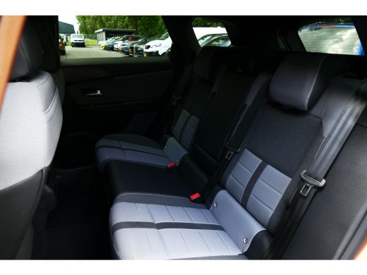Opel Grandland EV 73KWH 213PK BUSINESS EDITION AUTOMAAT / CAMERA / AFN.TREKHAAK / KEYLESS / FULL-LED / SOH 97,19... ActivLease financial lease