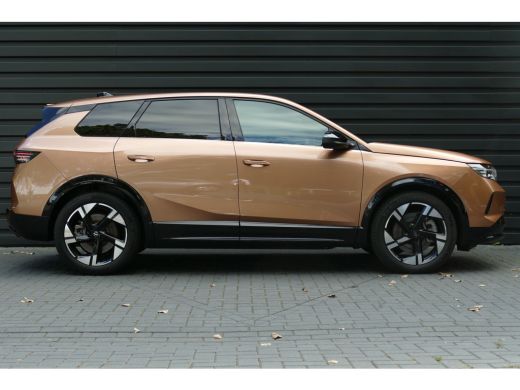 Opel Grandland EV 73KWH 213PK BUSINESS EDITION AUTOMAAT / CAMERA / AFN.TREKHAAK / KEYLESS / FULL-LED / SOH 97,19... ActivLease financial lease