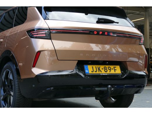 Opel Grandland EV 73KWH 213PK BUSINESS EDITION AUTOMAAT / CAMERA / AFN.TREKHAAK / KEYLESS / FULL-LED / SOH 97,19... ActivLease financial lease