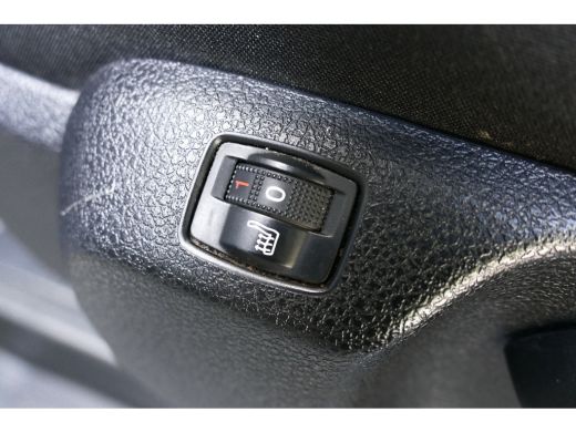 Opel Vivaro 2.0 DIESEL 145PK L2H1 / CAMERA / STOEL-STUURVERWARMING / 3-ZITS / BETIMMERING / NAVI / AIRCO / LE... ActivLease financial lease