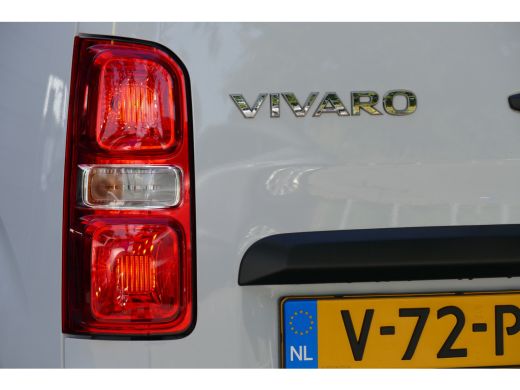 Opel Vivaro 2.0 DIESEL 145PK L2H1 / CAMERA / STOEL-STUURVERWARMING / 3-ZITS / BETIMMERING / NAVI / AIRCO / LE... ActivLease financial lease