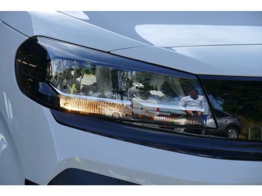 Opel Vivaro 2.0 DIESEL 145PK L2H1 / CAMERA / STOEL-STUURVERWARMING / 3-ZITS / BETIMMERING / NAVI / AIRCO / LE... ActivLease financial lease