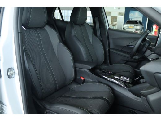 Peugeot 2008 1.2 Hybrid 145 GT | Adapt. Cruise | 360 Camera | Navigatie | Carplay | 18 Inch Evissa | Keyless |... ActivLease financial lease