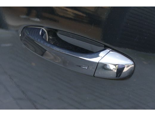Peugeot e-3008 Allure, (2025-D0) | Elektrische parkeerrem | Extra getinte achterste zijruiten en achterruit ActivLease financial lease
