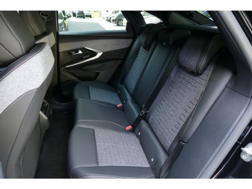 Peugeot e-3008 Allure, (2025-D0) | Elektrische parkeerrem | Extra getinte achterste zijruiten en achterruit ActivLease financial lease