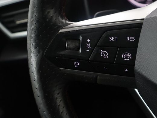 Seat Leon Sportstourer 1.5 eTSI FR Business Intense | Half Leder | Adaptive cruise | Park assist | Navigati... ActivLease financial lease