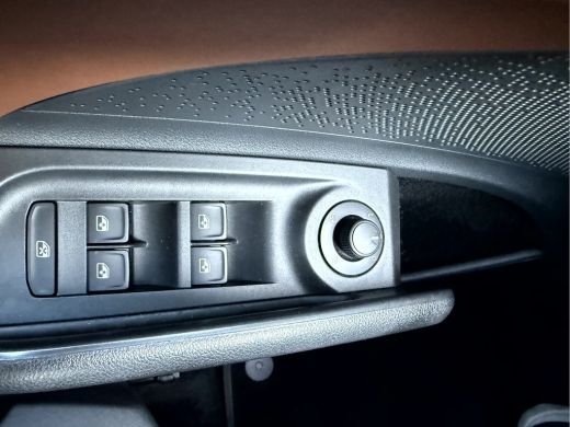 Skoda Enyaq iV 80 SOH 92 %, Panoramadak, Trekhaak, Warmtepomp ActivLease financial lease