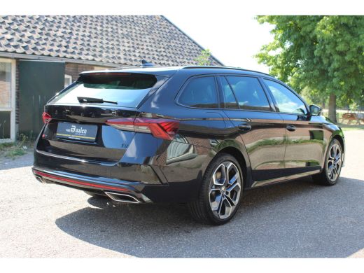 Skoda Octavia Combi 1.4 TSI RS iV PHEV SOh 93% LEER PANO LED TH 134000KM!!! ActivLease financial lease