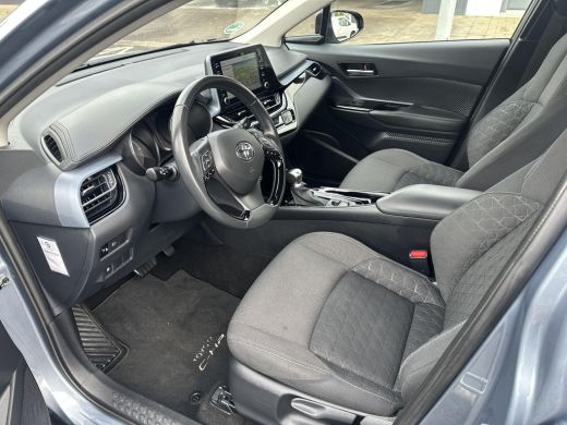 Toyota C-HR 2.0 Hybrid Dynamic ActivLease financial lease