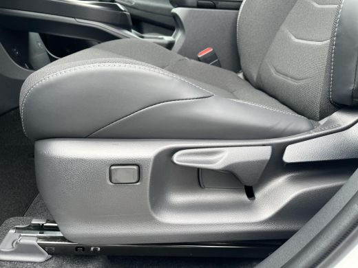 Toyota C-HR+ First Edition 77 kWh | 20 inch velgen | &euro; 3.000 extra inruilwaarde | ActivLease financial lease