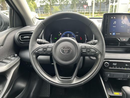 Toyota Yaris 1.5 Hybrid 115 Dynamic ActivLease financial lease