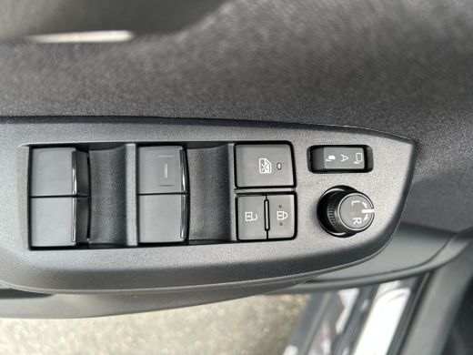 Toyota Yaris 1.5 Hybrid 115 Dynamic ActivLease financial lease