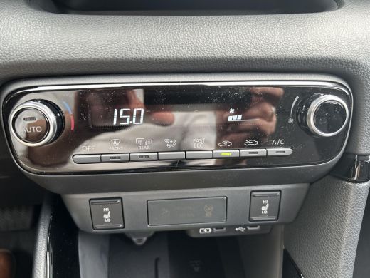 Toyota Yaris 1.5 Hybrid 115 Dynamic ActivLease financial lease