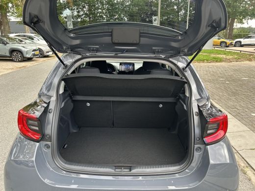 Toyota Yaris 1.5 Hybrid 115 Dynamic ActivLease financial lease