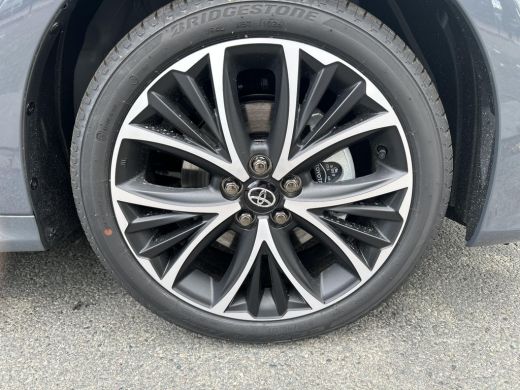 Toyota Yaris 1.5 Hybrid 115 Dynamic ActivLease financial lease