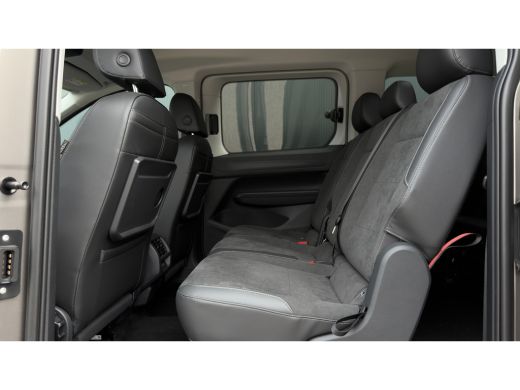 Volkswagen Caddy Kombi Maxi 1.5 e-Hybrid Limited Edition Inruilpremie &euro; 4000.- | Led | Adaptive Cruise | 7 Persoon... ActivLease financial lease