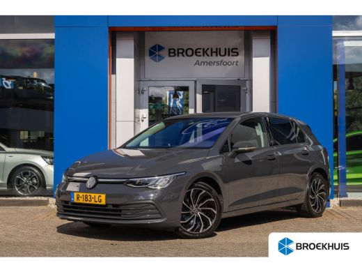 Volkswagen Golf 1.0 eTSI Life | Apple Carplay/Android Auto | Electronic climate controle | Parkeersensoren | Keyl... ActivLease financial lease