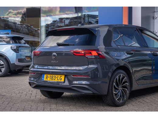 Volkswagen Golf 1.0 eTSI Life | Apple Carplay/Android Auto | Electronic climate controle | Parkeersensoren | Keyl... ActivLease financial lease