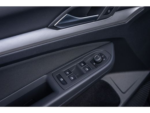 Volkswagen Golf 1.0 eTSI Life | Apple Carplay/Android Auto | Electronic climate controle | Parkeersensoren | Keyl... ActivLease financial lease