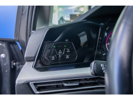 Volkswagen Golf 1.0 eTSI Life | Apple Carplay/Android Auto | Electronic climate controle | Parkeersensoren | Keyl... ActivLease financial lease