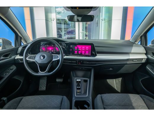Volkswagen Golf 1.0 eTSI Life | Apple Carplay/Android Auto | Electronic climate controle | Parkeersensoren | Keyl... ActivLease financial lease