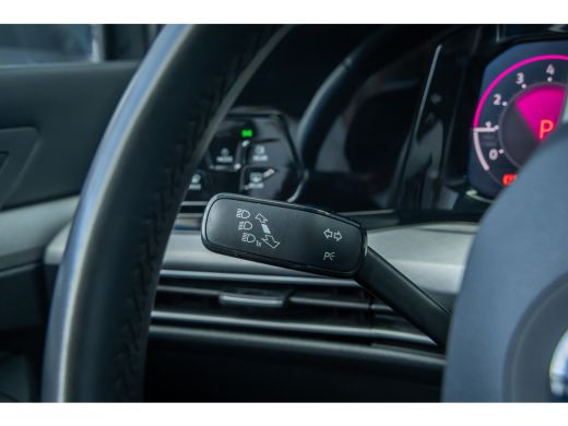 Volkswagen Golf 1.0 eTSI Life | Apple Carplay/Android Auto | Electronic climate controle | Parkeersensoren | Keyl... ActivLease financial lease