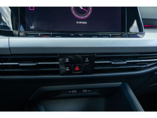 Volkswagen Golf 1.0 eTSI Life | Apple Carplay/Android Auto | Electronic climate controle | Parkeersensoren | Keyl... ActivLease financial lease