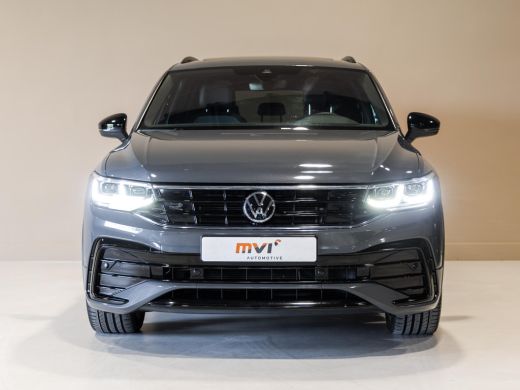 Volkswagen Tiguan 1.5 TSI R-Line Business+ / 150pk / NAP / Panorama dak / Stoelverwarming / Voorruit verwarming / ActivLease financial lease