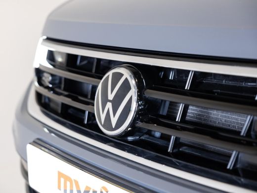 Volkswagen Tiguan 1.5 TSI R-Line Business+ / 150pk / NAP / Panorama dak / Stoelverwarming / Voorruit verwarming / ActivLease financial lease