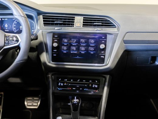 Volkswagen Tiguan 1.5 TSI R-Line Business+ / 150pk / NAP / Panorama dak / Stoelverwarming / Voorruit verwarming / ActivLease financial lease