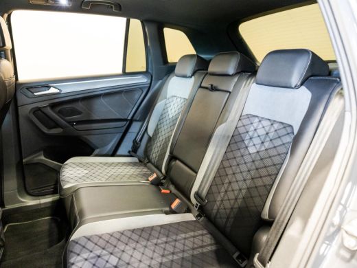 Volkswagen Tiguan 1.5 TSI R-Line Business+ / 150pk / NAP / Panorama dak / Stoelverwarming / Voorruit verwarming / ActivLease financial lease