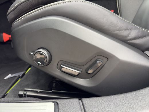 Volvo  V60 2.0 T8 Plug-in hybrid AWD Plus Dark | Harman Kardon | Stoel + Stuur Verwarming | Panoramadak | Tr... ActivLease financial lease
