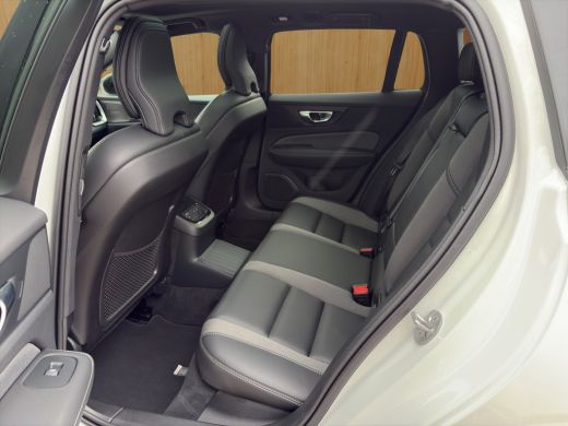 Volvo  V60 2.0 T8 Plug-in hybrid AWD Plus Dark | Harman Kardon | Stoel + Stuur Verwarming | Panoramadak | Tr... ActivLease financial lease