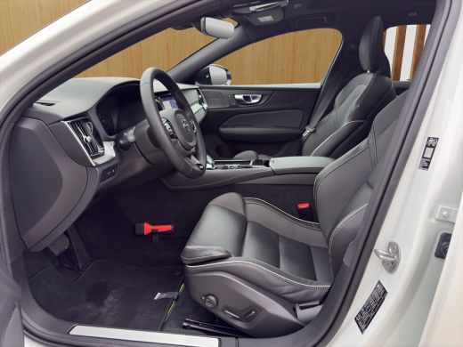 Volvo  V60 2.0 T8 Plug-in hybrid AWD Plus Dark | Harman Kardon | Stoel + Stuur Verwarming | Panoramadak | Tr... ActivLease financial lease