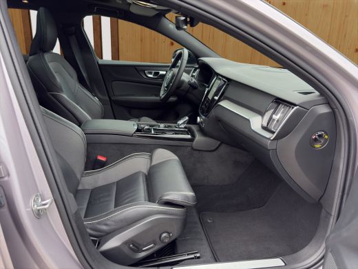 Volvo  V60 2.0 T8 Plug-in hybrid AWD Plus Dark | Harman Kardon | Stoel + Stuur Verwarming | Panoramadak | Tr... ActivLease financial lease