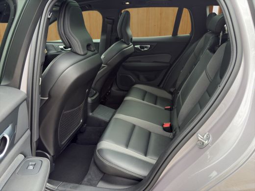 Volvo  V60 2.0 T8 Plug-in hybrid AWD Plus Dark | Harman Kardon | Stoel + Stuur Verwarming | Panoramadak | Tr... ActivLease financial lease