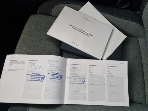 Volvo  XC40 1.5 T4 Plug-in hybrid Plus Dark | Trekhaak | Harman Kardon | Elek. Stoel | ActivLease financial lease