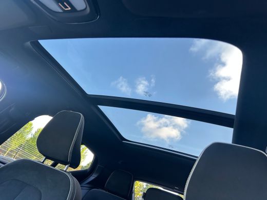 Volvo  XC40 2.0 B4 Plus Black Edition | Panoramadak | Harman/Kardon | Trekhaak | 360 Camera | ActivLease financial lease