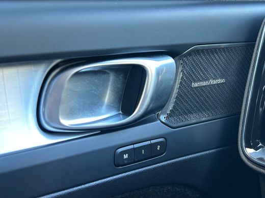 Volvo  XC40 2.0 B4 Plus Black Edition | Panoramadak | Harman/Kardon | Trekhaak | 360 Camera | ActivLease financial lease