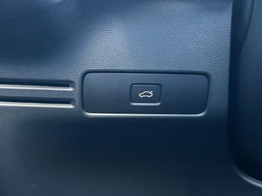 Volvo  XC40 2.0 B4 Plus Black Edition | Panoramadak | Harman/Kardon | Trekhaak | 360 Camera | ActivLease financial lease