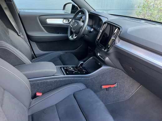Volvo  XC40 2.0 B4 Plus Black Edition | Panoramadak | Harman/Kardon | Trekhaak | 360 Camera | ActivLease financial lease