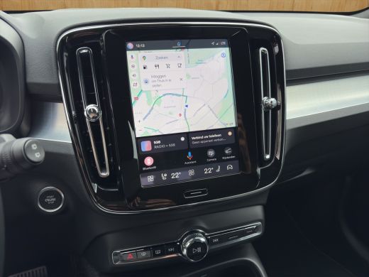 Volvo  XC40 2.0 B4 Plus Dark | Harman Kardon | Stoel + Stuur Verwarming | Trekhaak | Camera | BLIS | Keyless ... ActivLease financial lease
