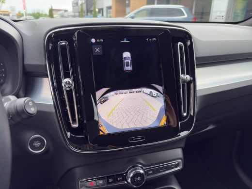 Volvo  XC40 2.0 B4 Plus Dark | Harman Kardon | Stoel + Stuur Verwarming | Trekhaak | Camera | BLIS | Keyless ... ActivLease financial lease