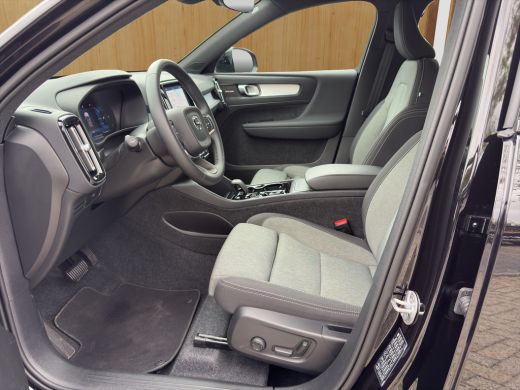 Volvo  XC40 2.0 B4 Plus Dark | Harman Kardon | Stoel + Stuur Verwarming | Trekhaak | Camera | BLIS | Keyless ... ActivLease financial lease