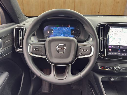 Volvo  XC40 2.0 B4 Plus Dark | Harman Kardon | Stoel + Stuur Verwarming | Trekhaak | Camera | BLIS | Keyless ... ActivLease financial lease
