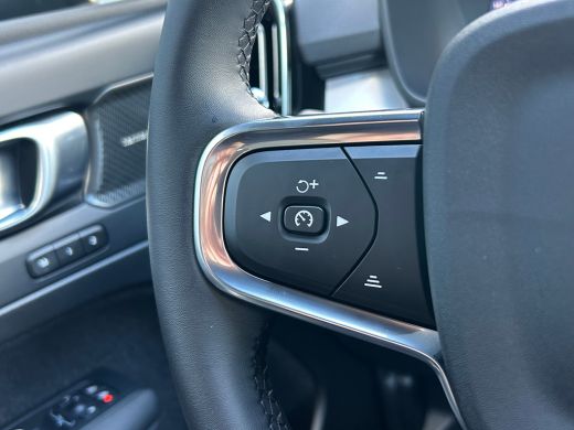 Volvo  XC40 2.0 B4 Plus Dark | Harman/Kardon | Google | Trekhaak | Camera | ActivLease financial lease