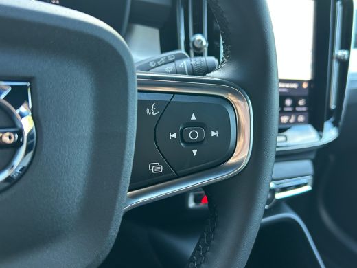 Volvo  XC40 2.0 B4 Plus Dark | Harman/Kardon | Google | Trekhaak | Camera | ActivLease financial lease