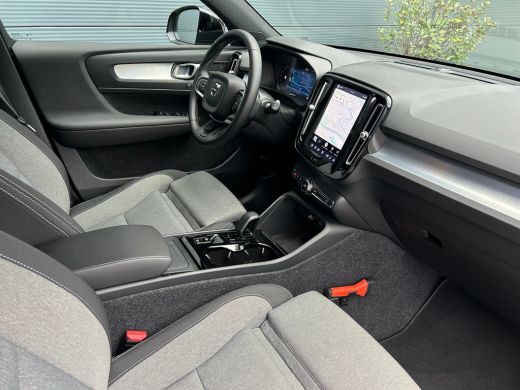 Volvo  XC40 2.0 B4 Plus Dark | Harman/Kardon | Google | Trekhaak | Camera | ActivLease financial lease